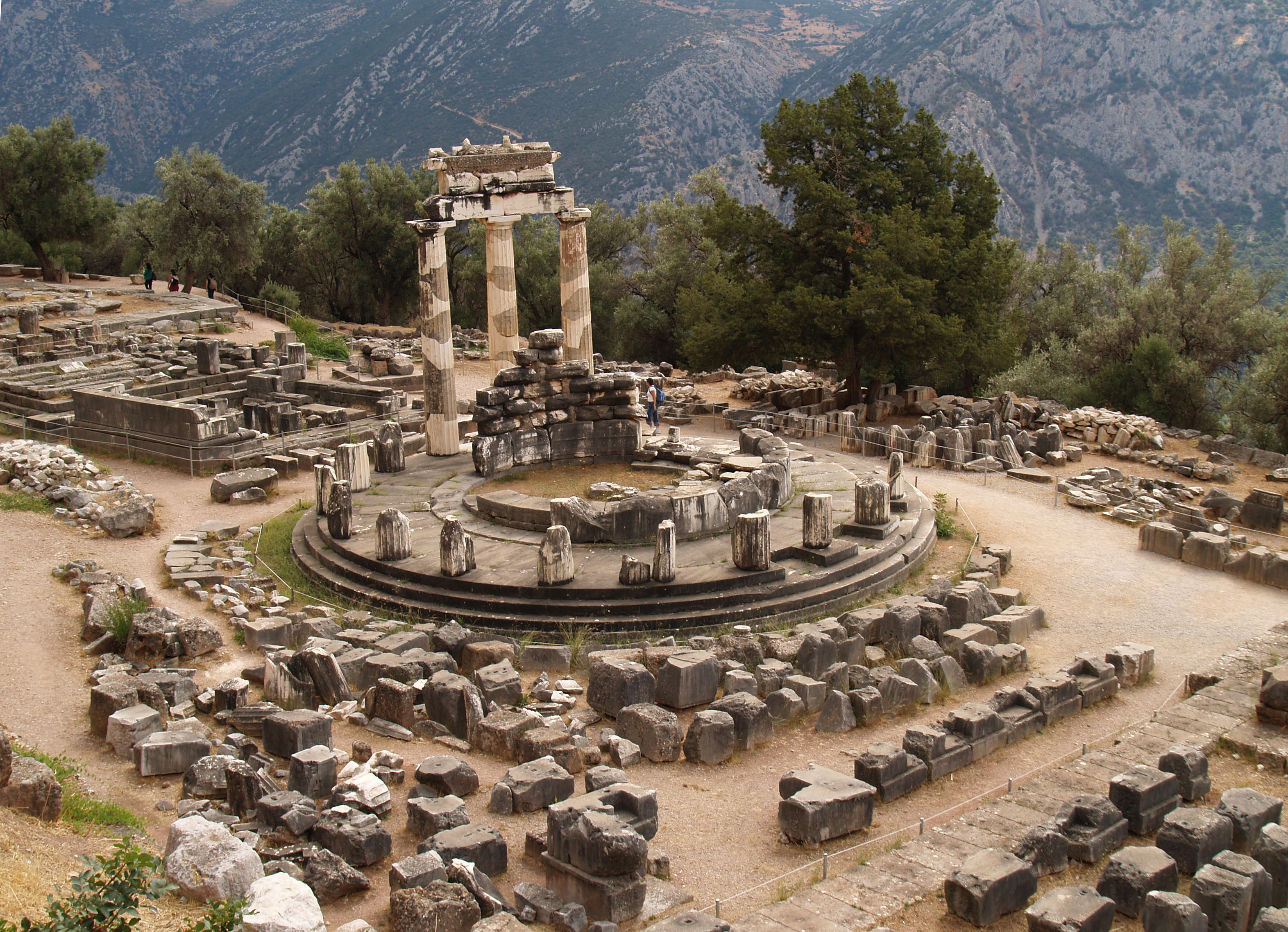 Delphi Tholos.jpg